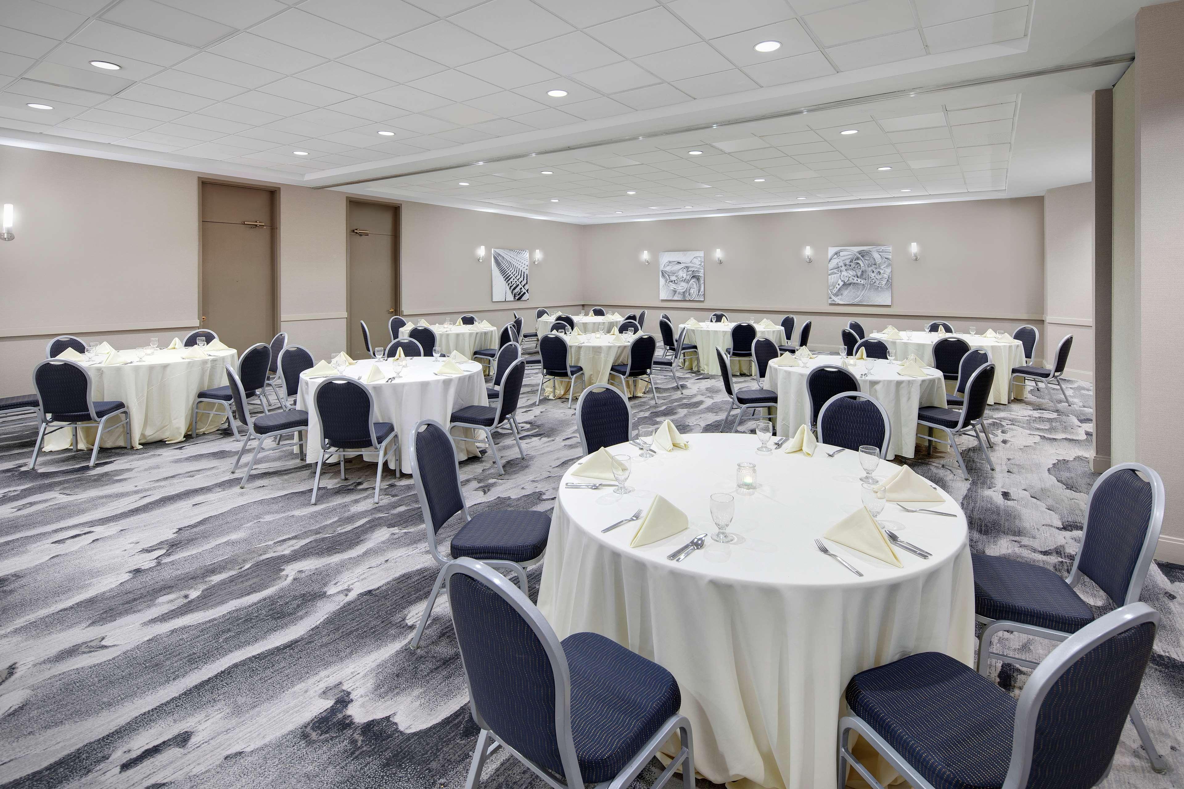 Embassy Suites By Hilton Detroit Troy Auburn Hills Dış mekan fotoğraf