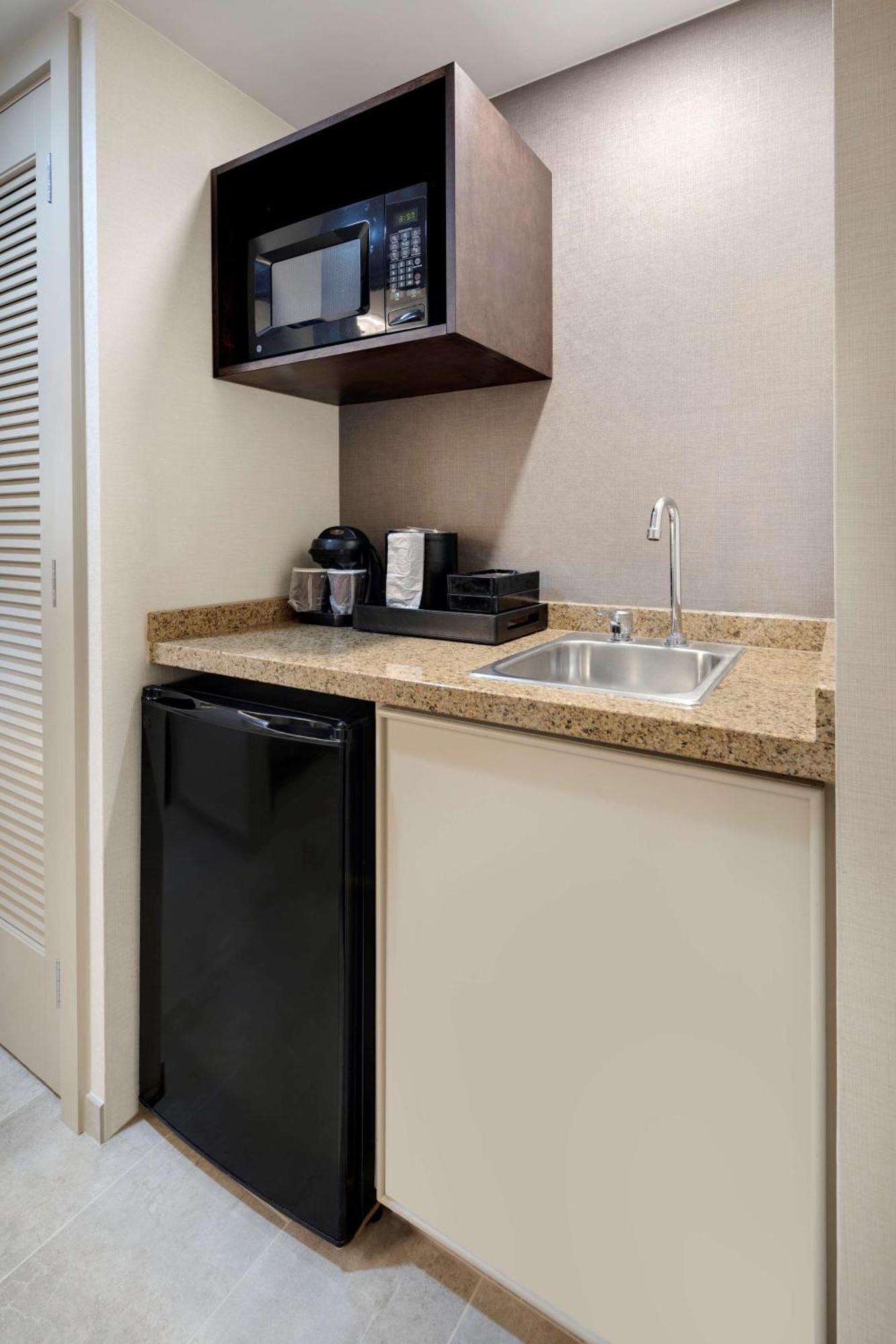 Embassy Suites By Hilton Detroit Troy Auburn Hills Dış mekan fotoğraf