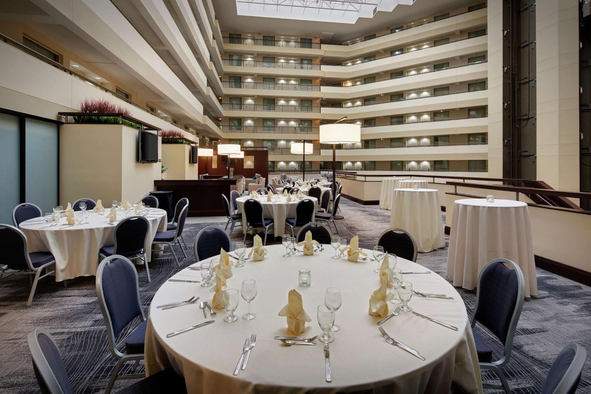 Embassy Suites By Hilton Detroit Troy Auburn Hills Dış mekan fotoğraf