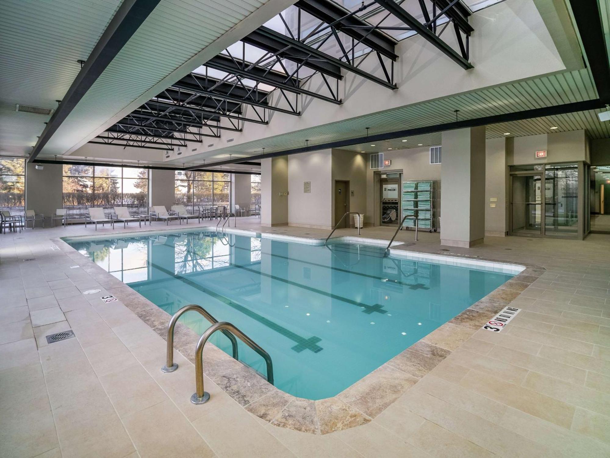 Embassy Suites By Hilton Detroit Troy Auburn Hills Dış mekan fotoğraf
